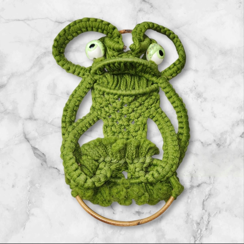 Vintage Frog Macrema Towel Holder